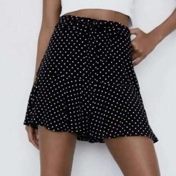 NWOT Zara Polka Dot Mini Skort Black and White M - Picture 1 of 11